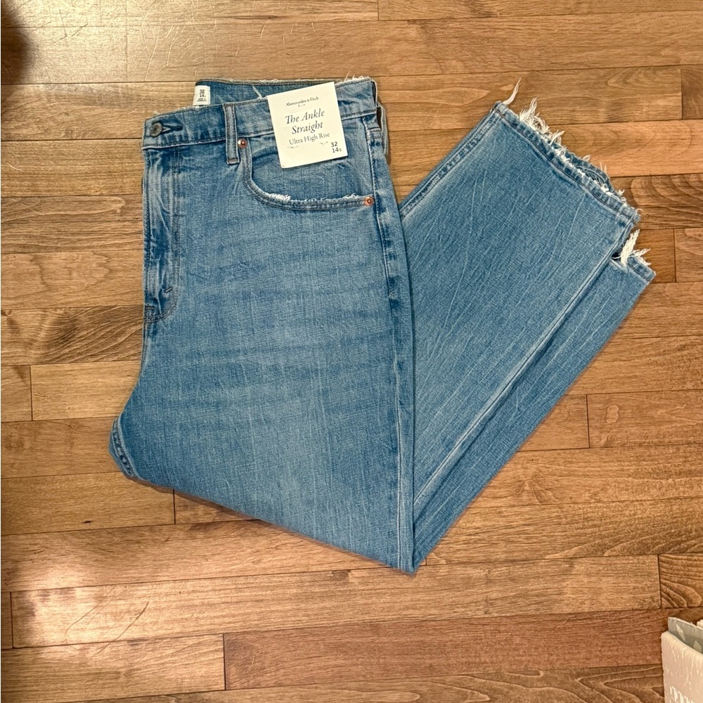 Abercrombie & Fitch Ankle Straight Ultra High Rise Jeans
